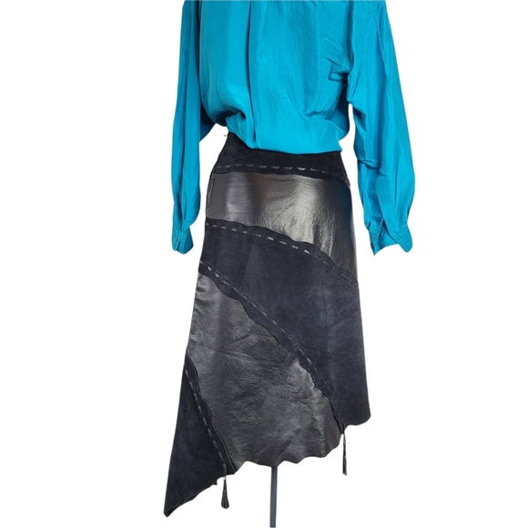 Vintage Y2K Danier black leather and suede asymmetrical midi skirt size 2 - Picture 4 of 15